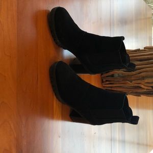 Black suede Ugg boots